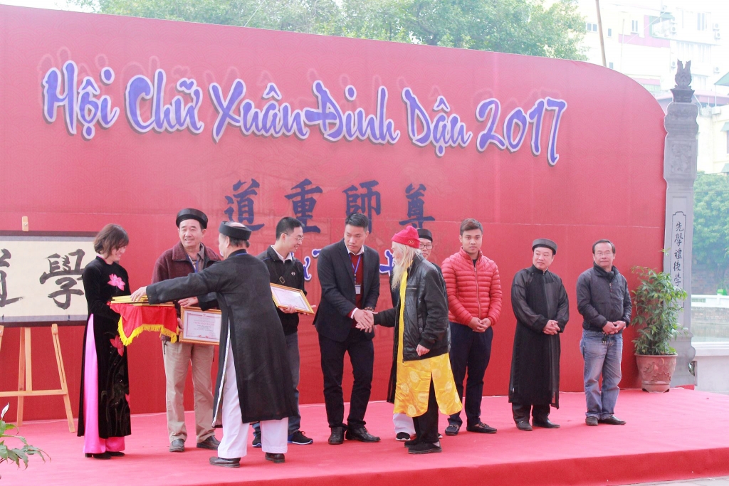hoi chu xuan net dep cua nguoi ha noi