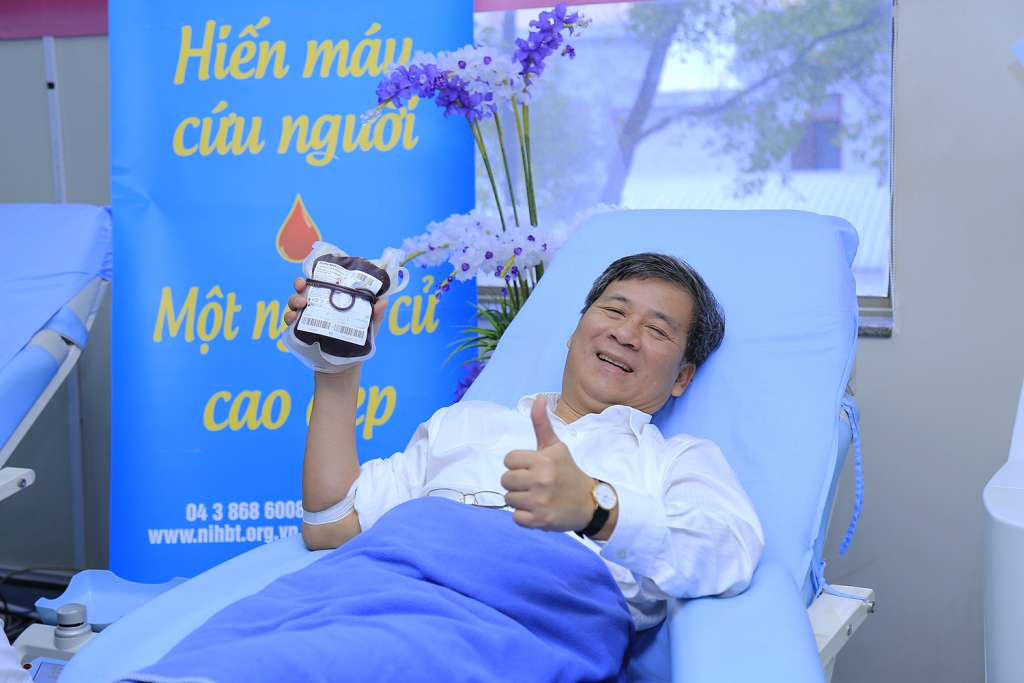 700 can bo y bac si hien mau chay da cho le hoi xuan hong 2017