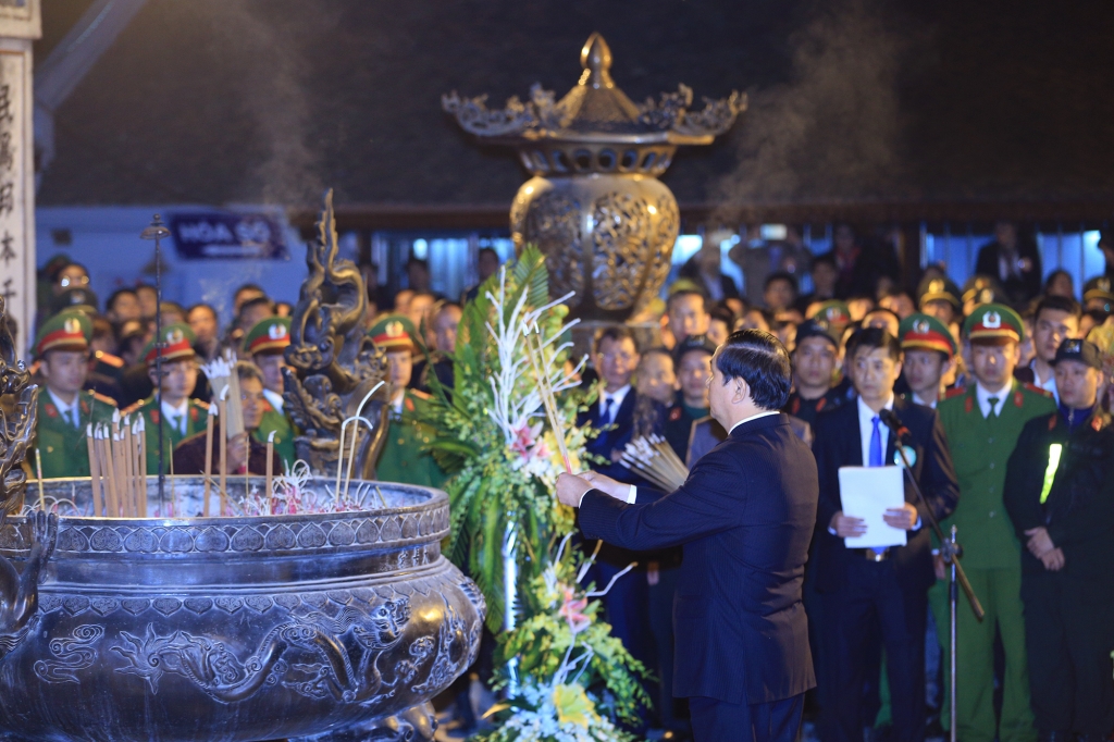 den tran vo tran sau gio khai an bao ve du cua den dam bao an ninh