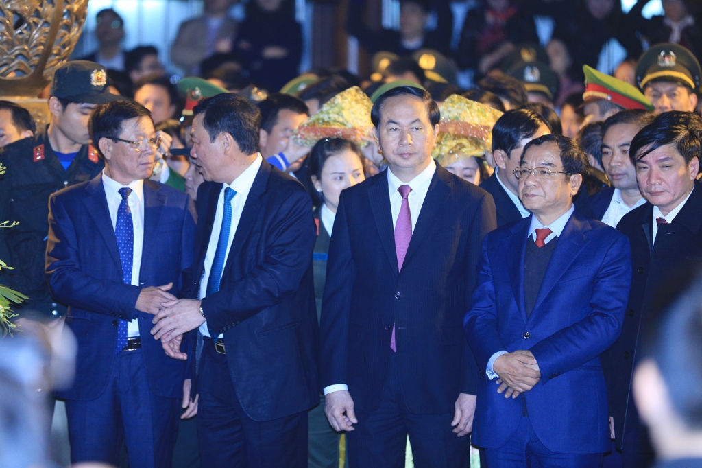 den tran vo tran sau gio khai an bao ve du cua den dam bao an ninh