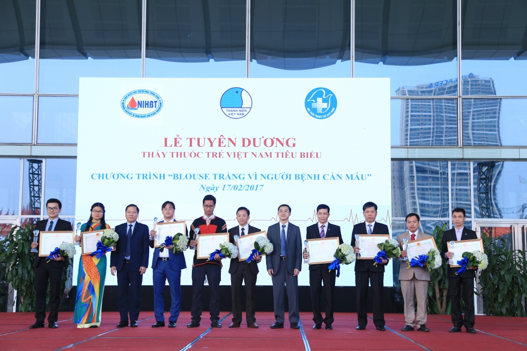 400 can bo y te xuong duong lam tuyen truyen vien van dong hien mau