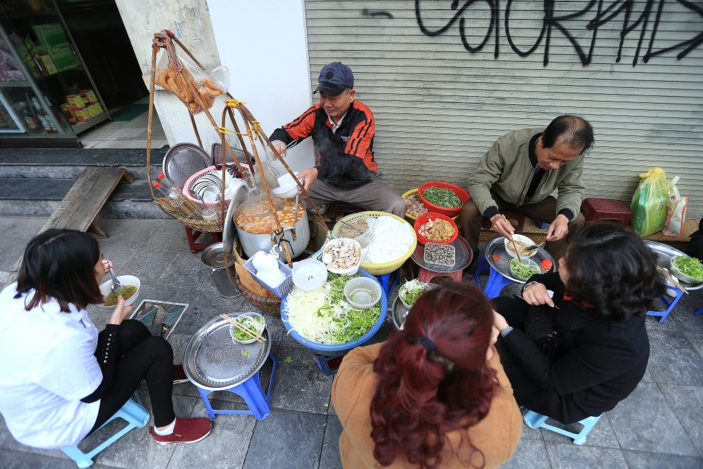 khung canh la cua ha noi sau cuoc chien gianh lai via he