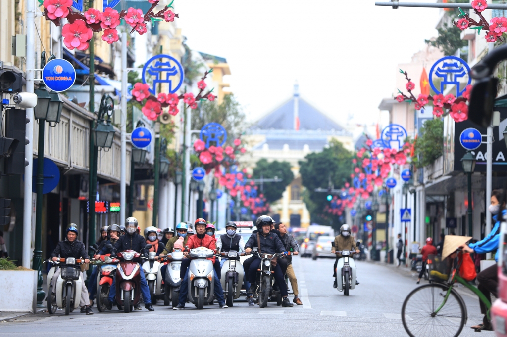 thoi tiet lanh buot nguoi ha noi lai thich thuong thuc bat bun nong via he