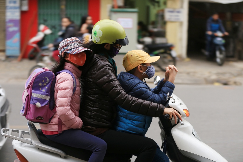 thoi tiet lanh buot nguoi ha noi lai thich thuong thuc bat bun nong via he