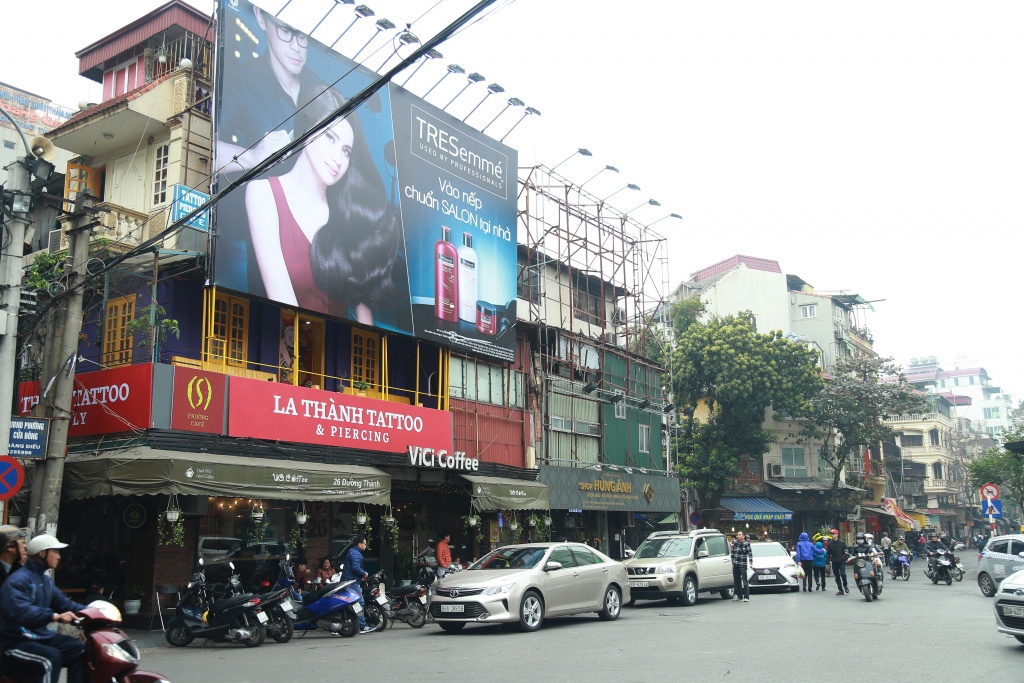 bi cuop via he nguoi dan phai xuong duongbon chen cung xe may