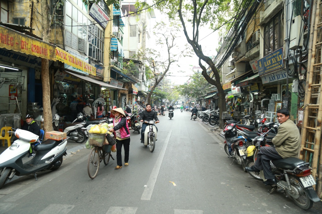 bi cuop via he nguoi dan phai xuong duongbon chen cung xe may