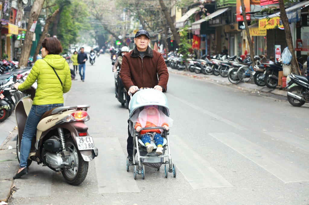 bi cuop via he nguoi dan phai xuong duongbon chen cung xe may