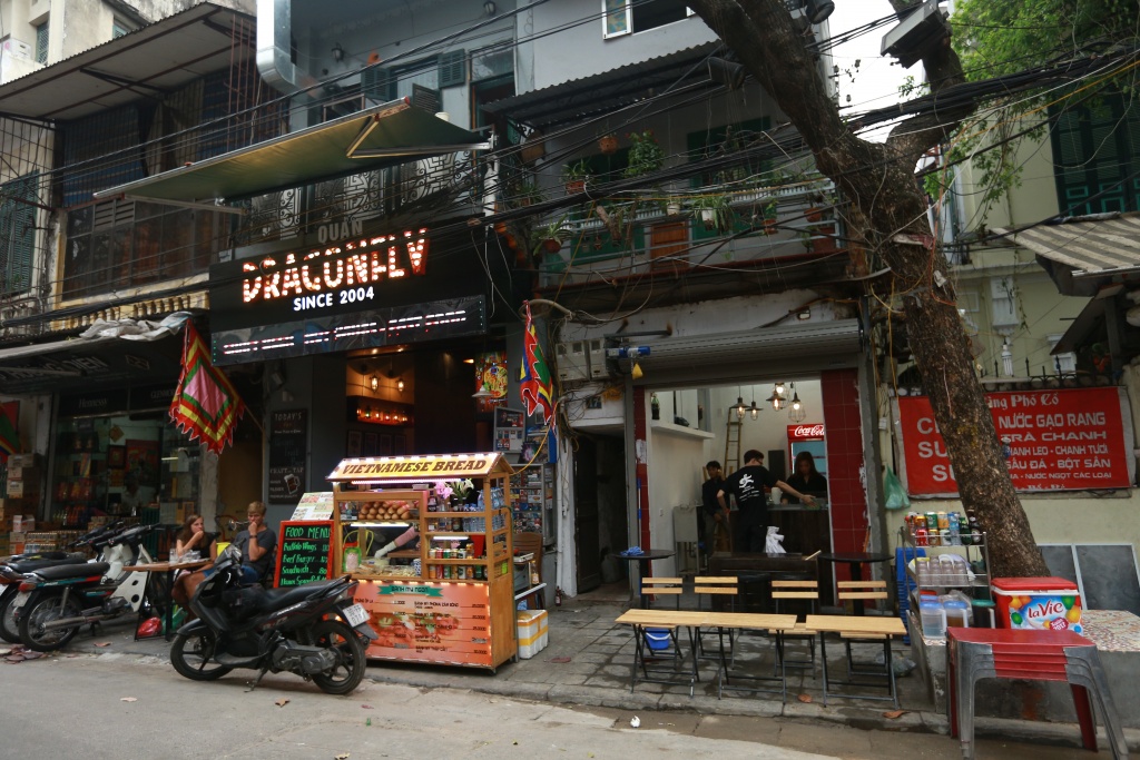 quan bia quan an nuot chon via he ha noi