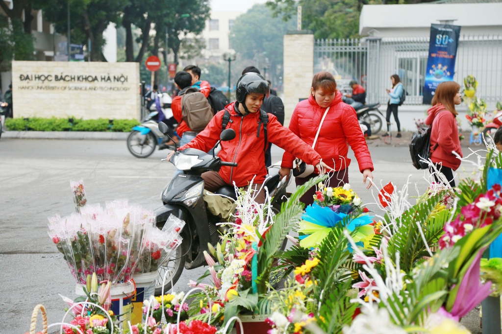 gia hoa ngay 83 tang gap doi so voi hom thuong