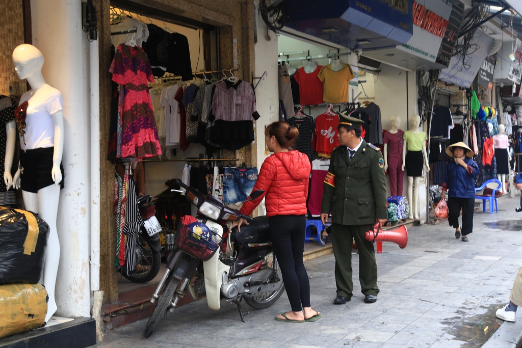 khung canh la cua ha noi sau cuoc chien gianh lai via he