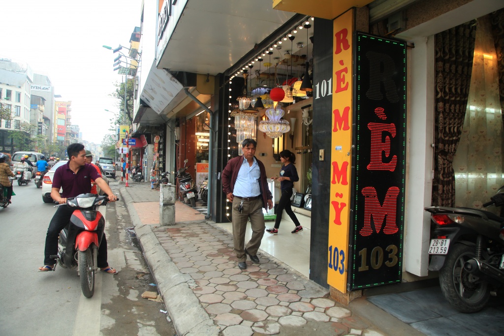 khung canh la cua ha noi sau cuoc chien gianh lai via he