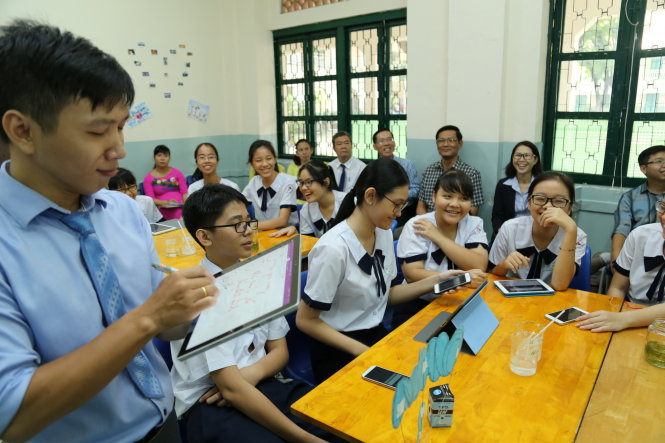 nen nhap khau chuong trinh giao duc pho thong tien tien