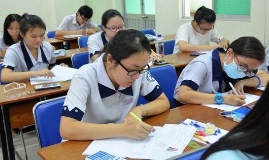ha noi cam thi tuyen lop 1 lop 6 cam van dong bo thi vao lop 10