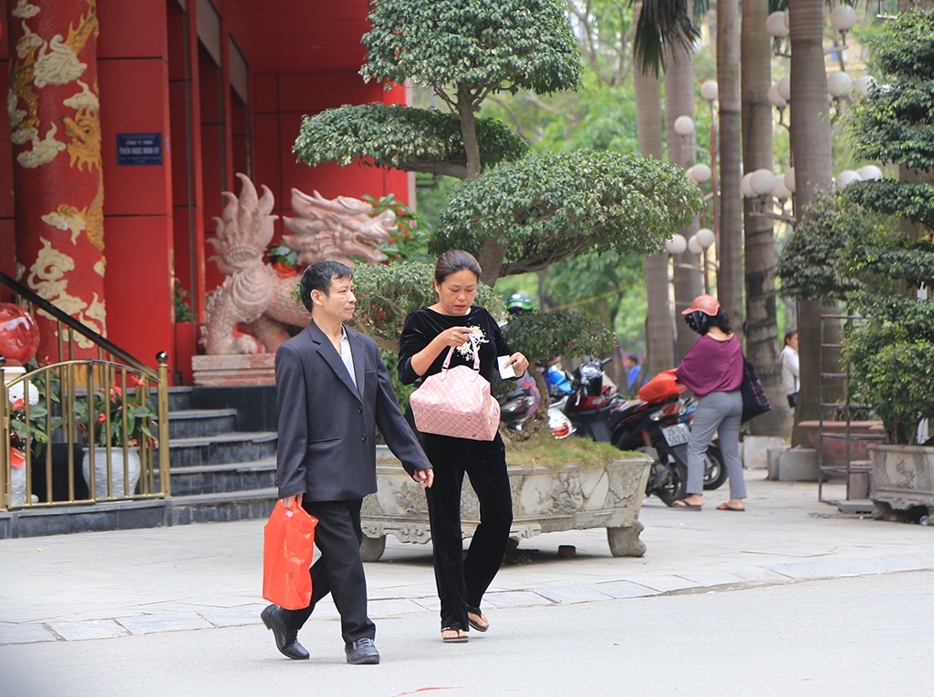 bi rut giay phep ban hang da cap thien ngoc minh uy van nhon nhip nguoi ra vao