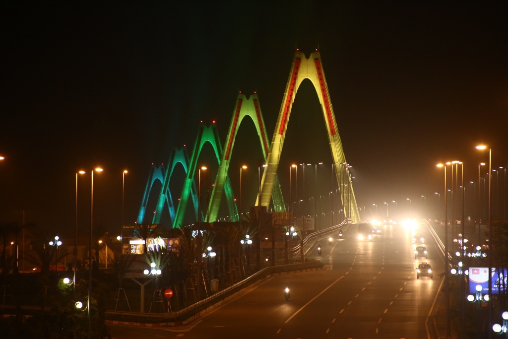 1100 bong led thay doi dien mao cau nhat tan