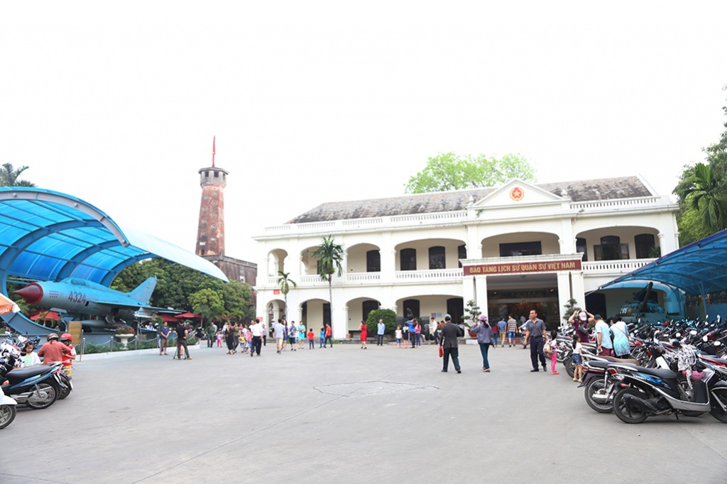 Ngày 30/4: Thăm bảo tàng Lịch sử Quân sự VN, lặng nhớ lại chiến tranh tàn khốc ngay 304 tham bao tang lich su quan su vn lang nho lai chien tranh tan khoc