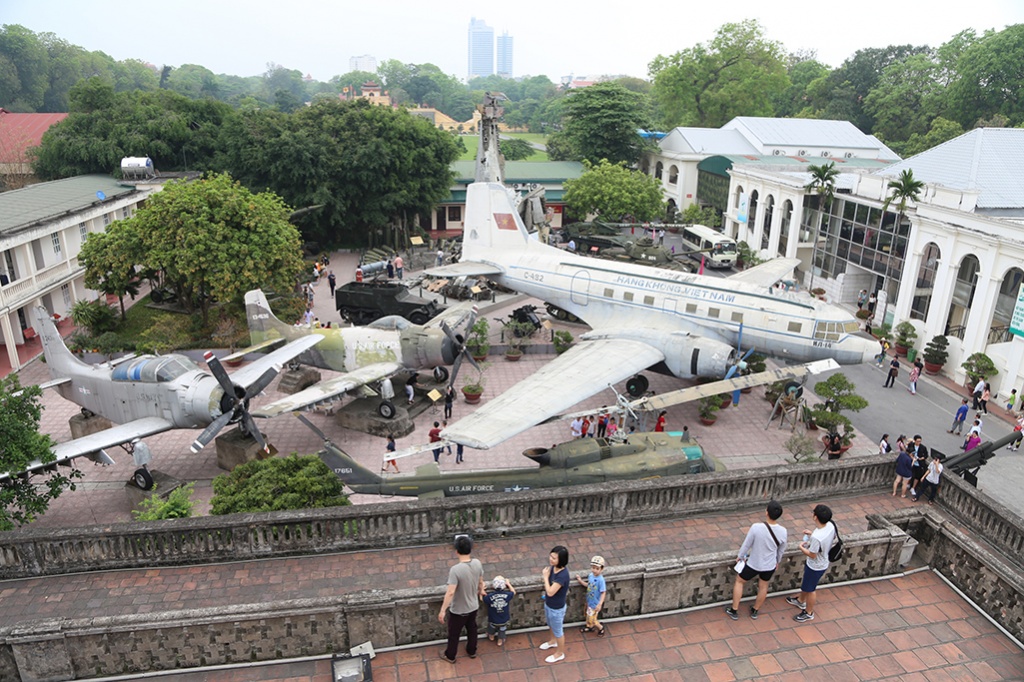 nhung vi phu huynh xau xi gian tiep pha hoai hien vat lich su