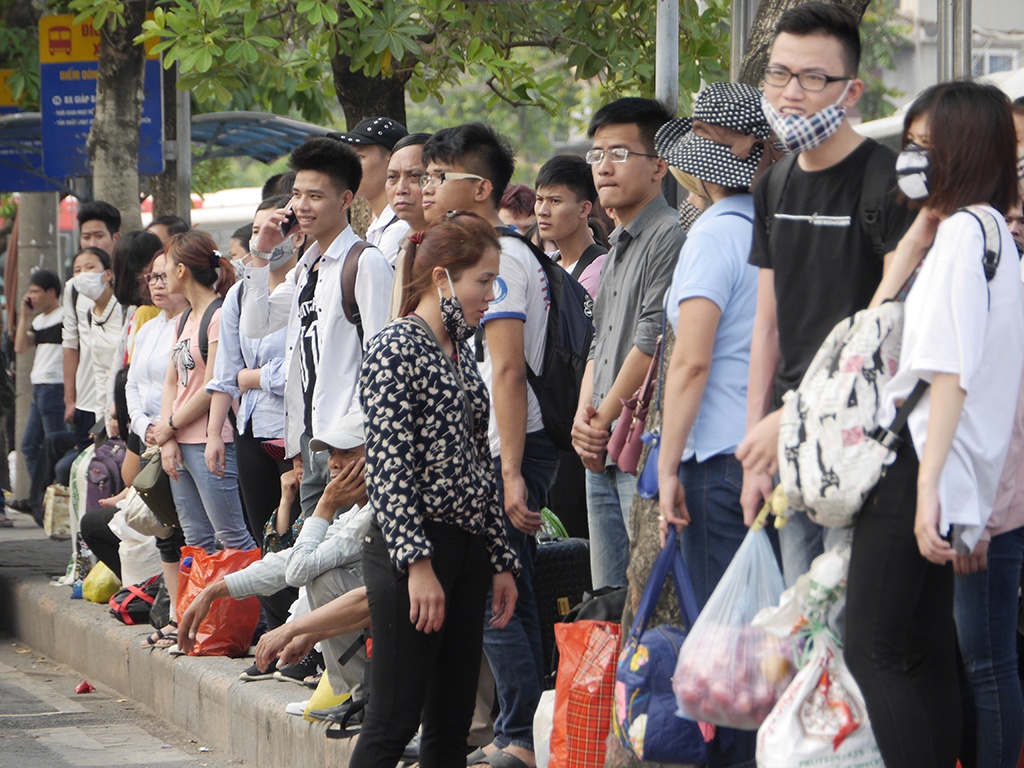 giao thong ngay cuoi ky nghi le noi dong nghit noi vang ve