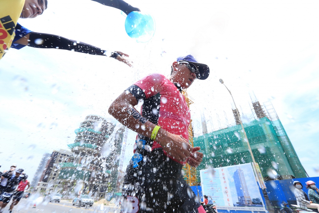 nhung khoanh khac an tuong trong cuoc thi ironman 703 vn