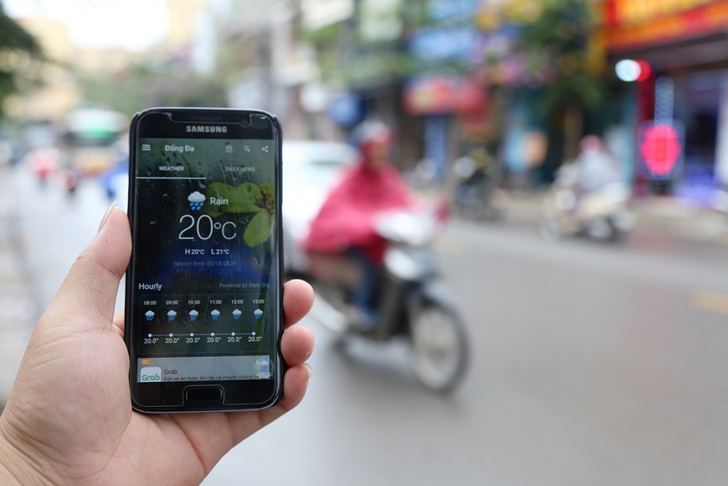nhiet do bat ngo giam sau nguoi ha noi co ro giua mua he