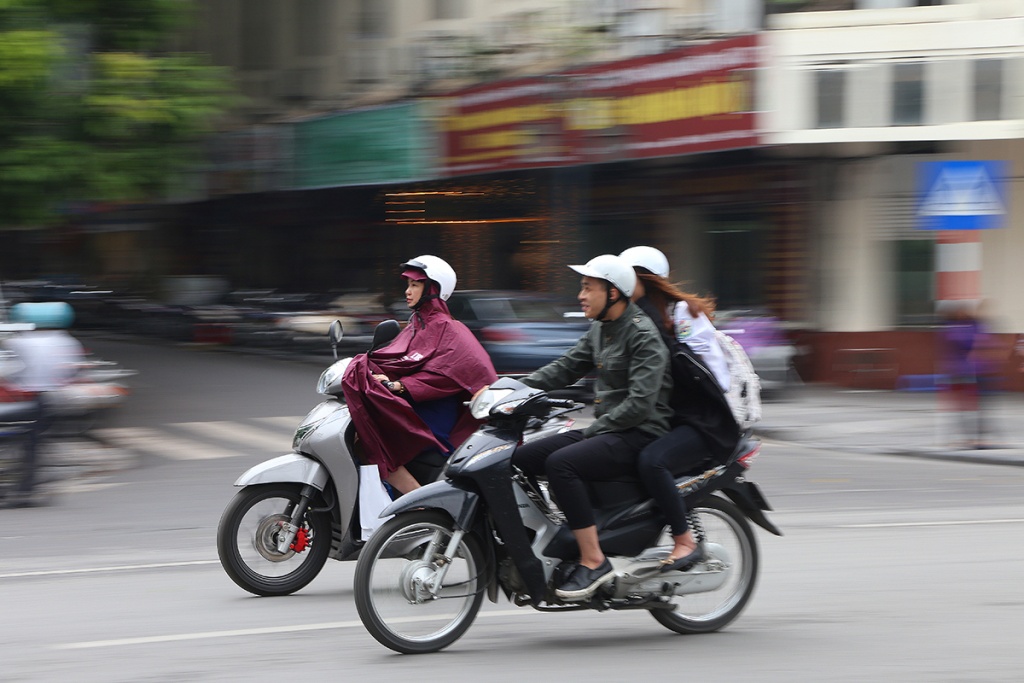 nhiet do bat ngo giam sau nguoi ha noi co ro giua mua he