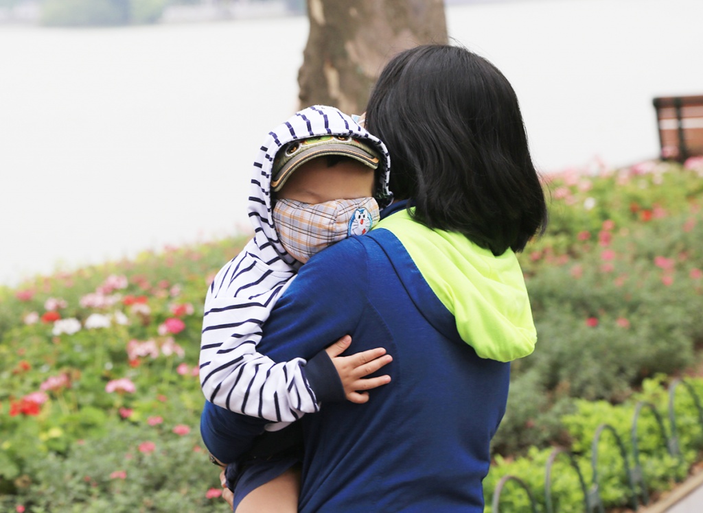 nhiet do bat ngo giam sau nguoi ha noi co ro giua mua he