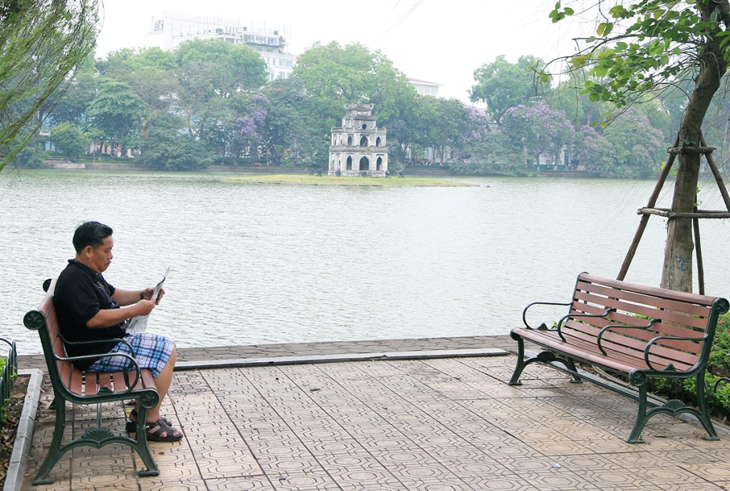 nhiet do bat ngo giam sau nguoi ha noi co ro giua mua he