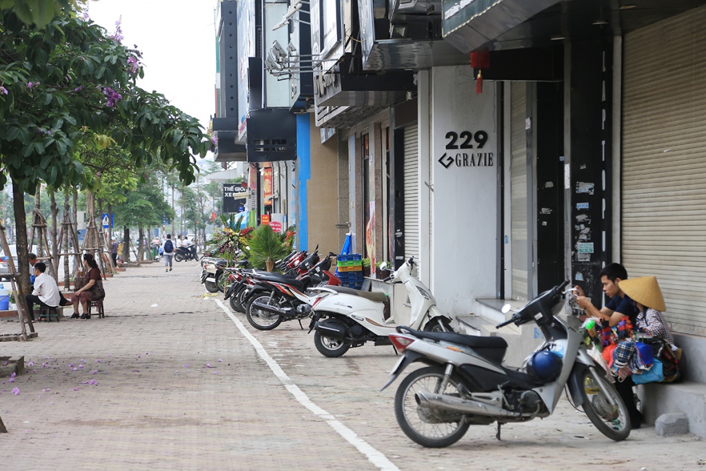 Hai tháng sau 'chiến dịch', vỉa hè Hà Nội có bị 'tái chiếm'? hai thang sau chien dich via he ha noi co bi tai chiem