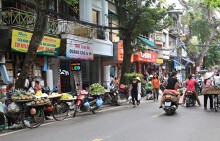 Hai tháng sau 'chiến dịch', vỉa hè Hà Nội có bị 'tái chiếm'?