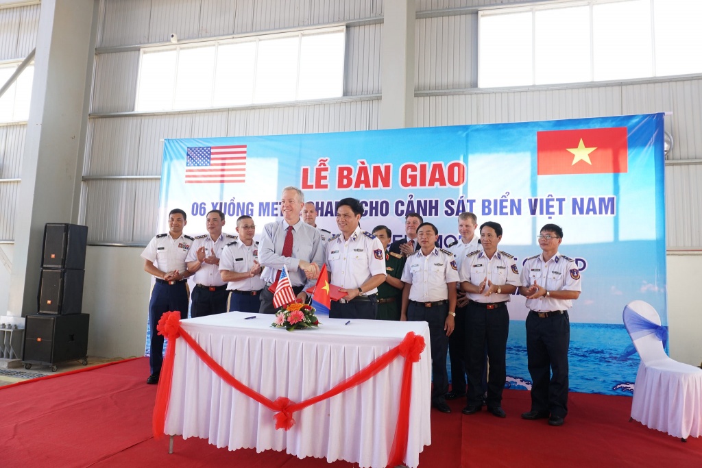 hoa ky chuyen giao 6 tau tuan tra cho canh sat bien viet nam