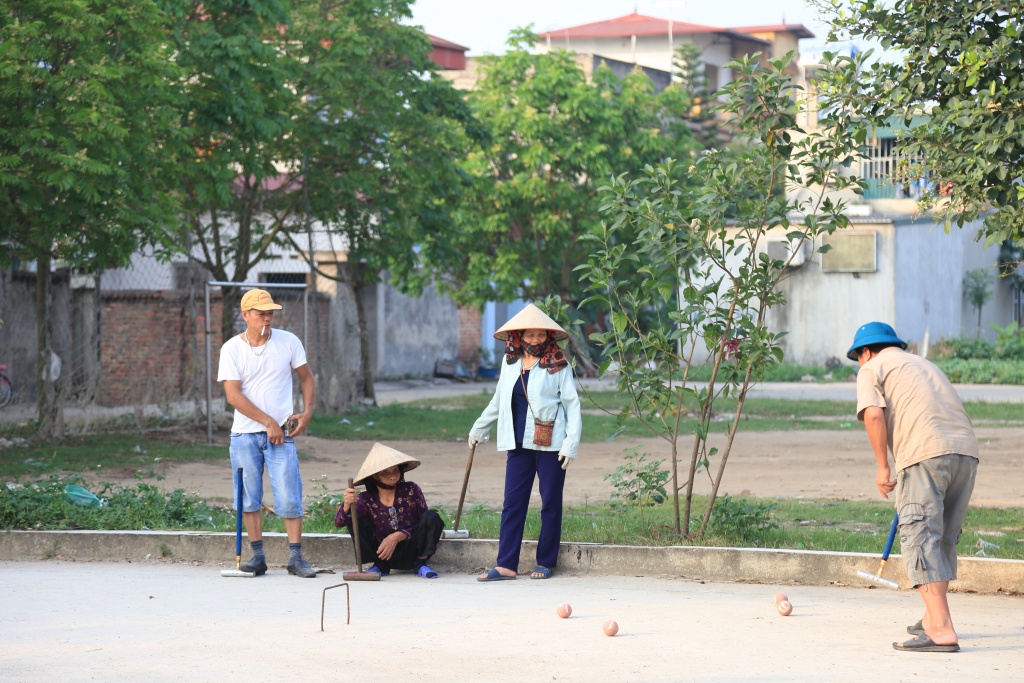 doc dao gia lang vac gay di choi mon the thao quy toc chau au
