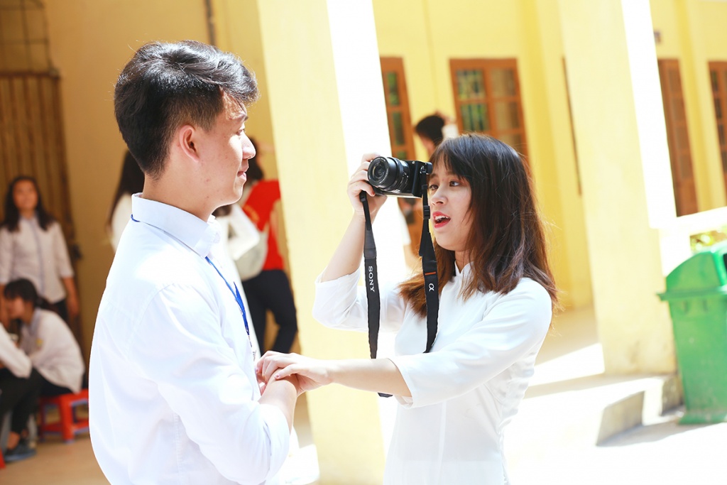 Nữ sinh trường THPT Kim Liên đẹp tinh khôi trong tà áo dài trắng nu sinh truong thpt kim lien dep tinh khoi trong ta ao dai trang