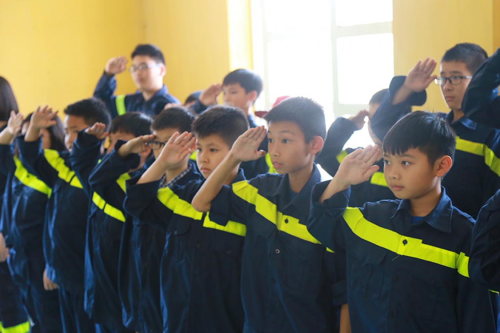 hang chuc hoc sinh thu do hao hung di hoc ky nang sinh ton
