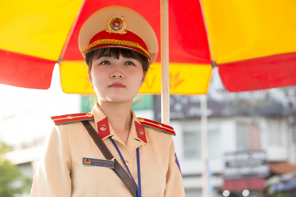csgt doi nang dieu tiet phuong tien giua chao lua ha noi