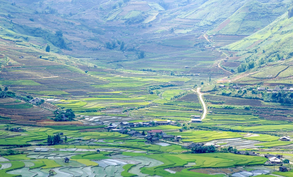 man nhan ve dep mua nuoc do mu cang chai