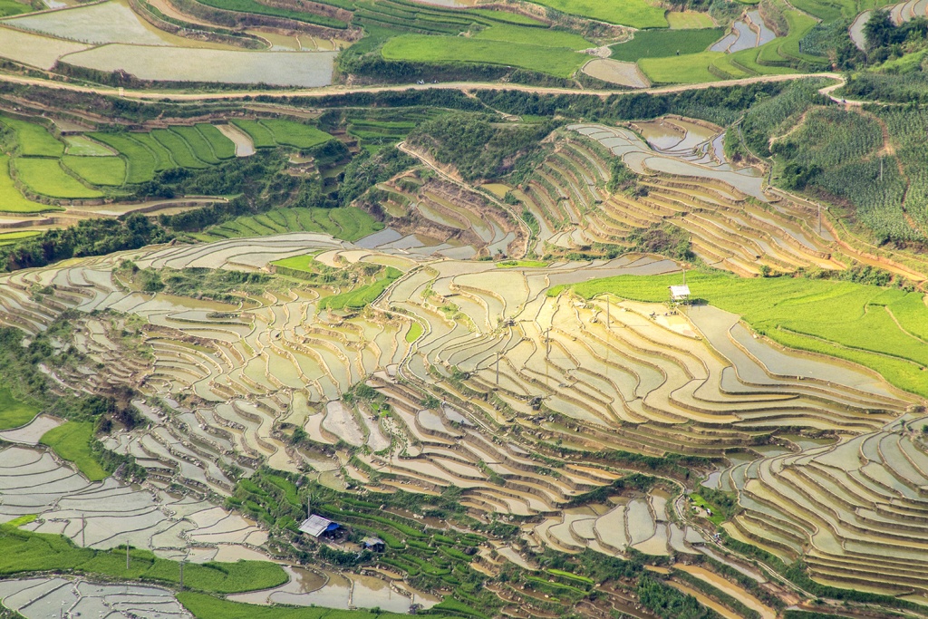 man nhan ve dep mua nuoc do mu cang chai