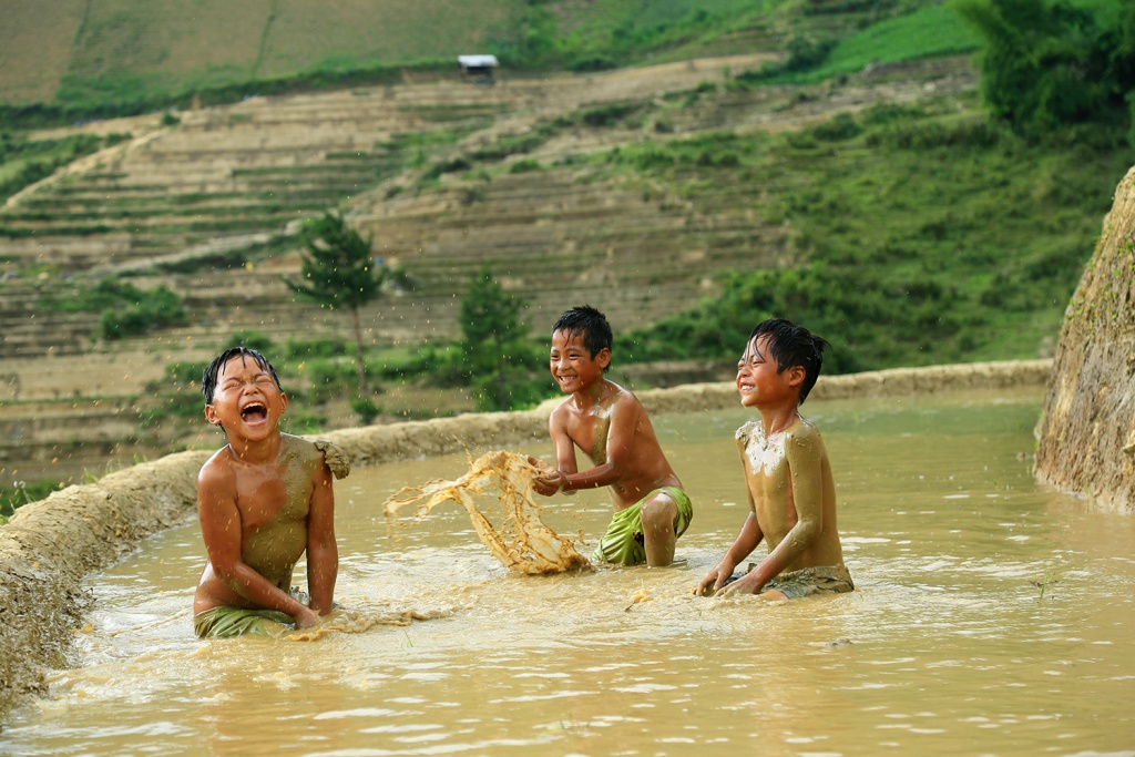 man nhan ve dep mua nuoc do mu cang chai