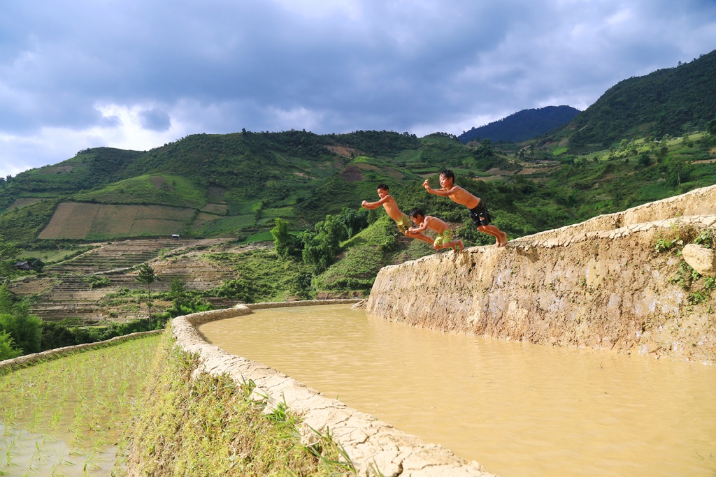 man nhan ve dep mua nuoc do mu cang chai