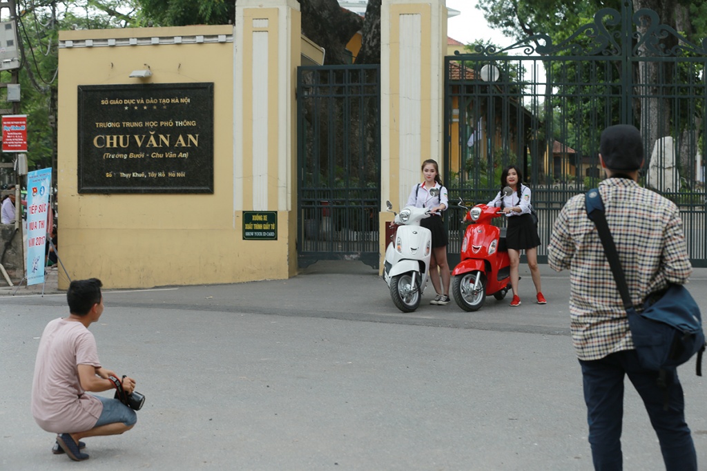 hy huu chup anh quang cao ngay truoc diem thi thpt quoc gia
