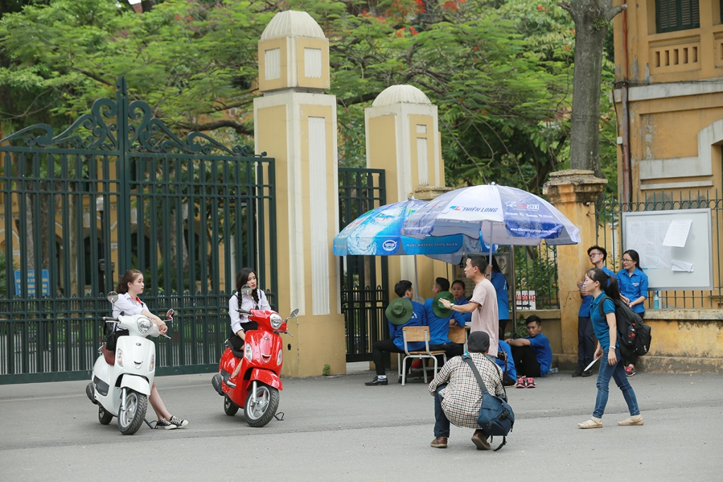 hy huu chup anh quang cao ngay truoc diem thi thpt quoc gia