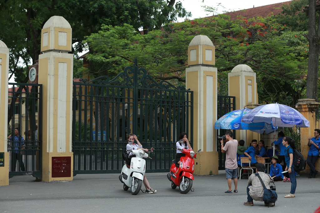 hy huu chup anh quang cao ngay truoc diem thi thpt quoc gia