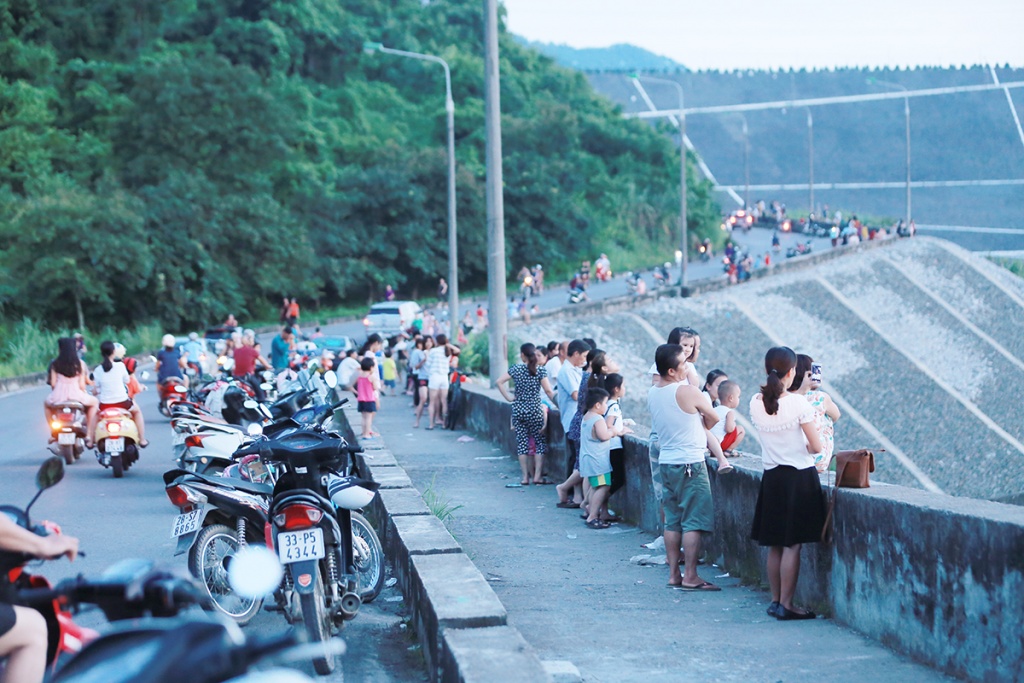 nhung hinh anh hiem thay ve thuy dien hoa binh 21 nam co 1 lan