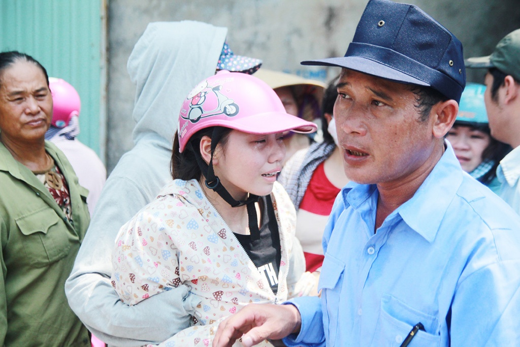 toan canh hien truong vu chay kinh hoang tai xuong keo khien 10 nguoi thuong vong