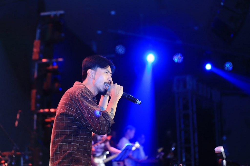 fan ham mo chay het minh trong dem dien nhin lai 10 nam hoat dong cua da lab