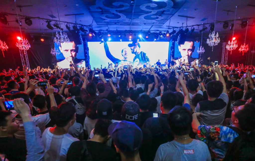 fan ham mo chay het minh trong dem dien nhin lai 10 nam hoat dong cua da lab