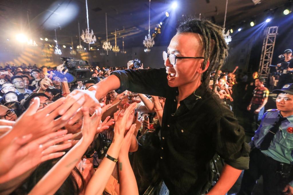 fan ham mo chay het minh trong dem dien nhin lai 10 nam hoat dong cua da lab