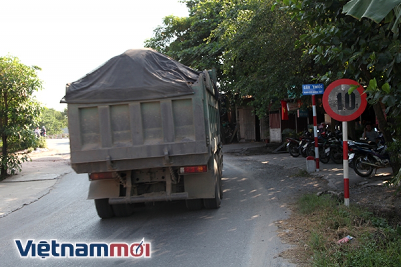 ha noi hiem hoa rinh rap tren cay cau 40 nam tuoi