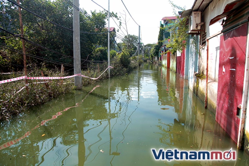 troi nang chang chang dan ha noi van duoc di thuyen dao pho