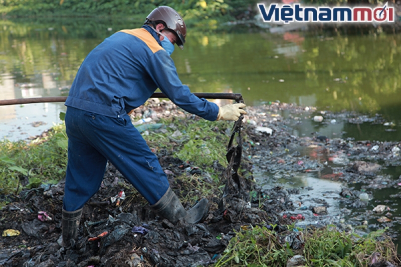 troi nang chang chang dan ha noi van duoc di thuyen dao pho