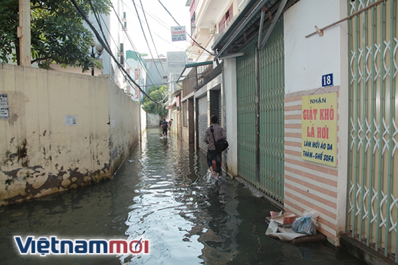 troi nang chang chang dan ha noi van duoc di thuyen dao pho